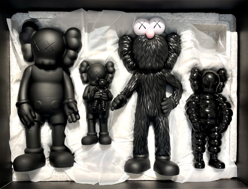 Family Figures - Black | AbrahamArt